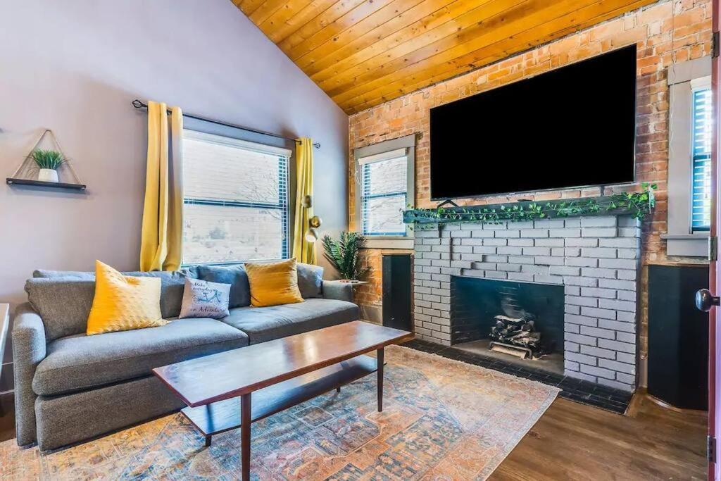 2Br Home W Parking Downtown Charm In Full Bloom! Tucson Extérieur photo
